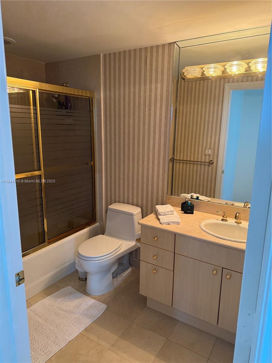 CAPOBELLA CONDOMINIUM - Residential Lease