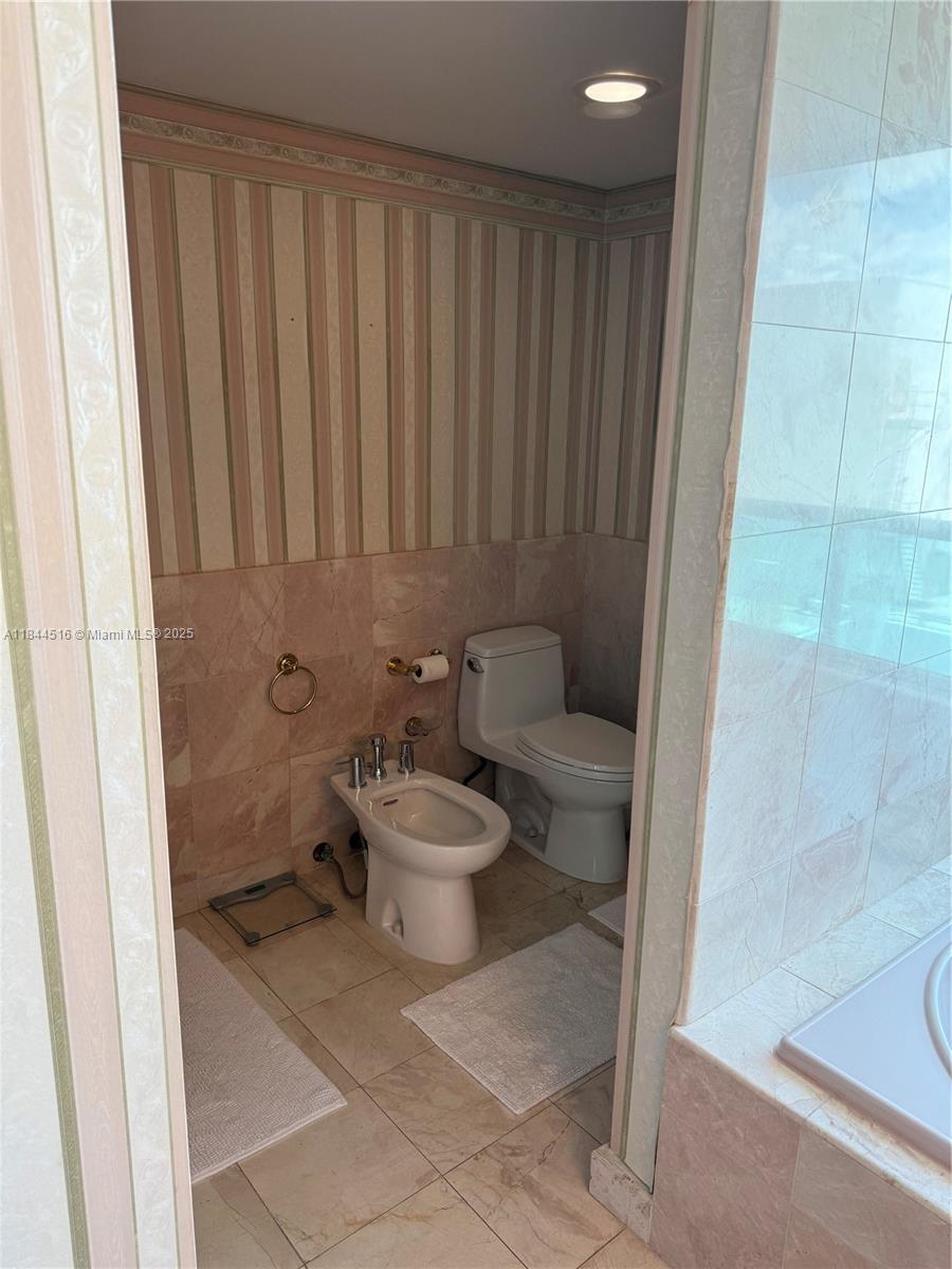 CAPOBELLA CONDOMINIUM - Residential Lease