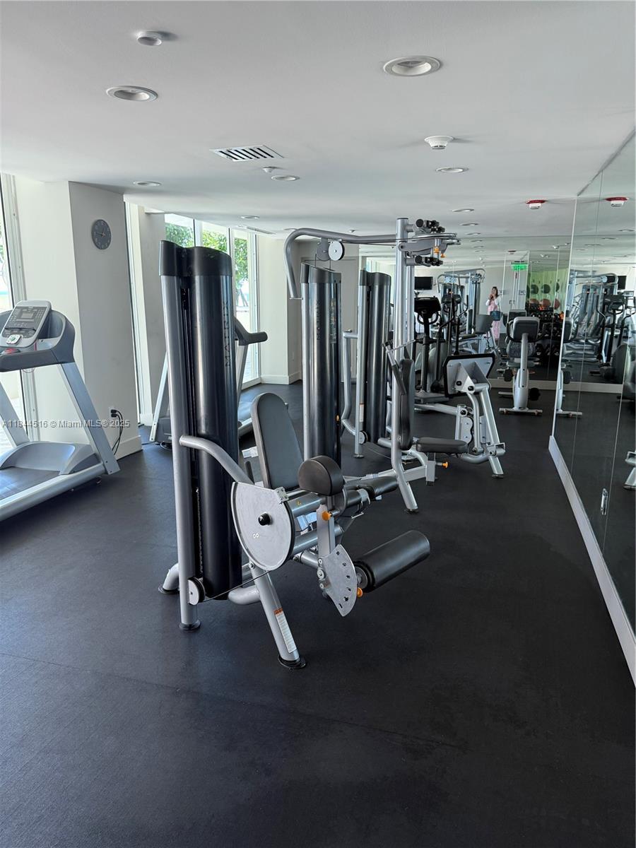 CAPOBELLA CONDOMINIUM - Residential Lease