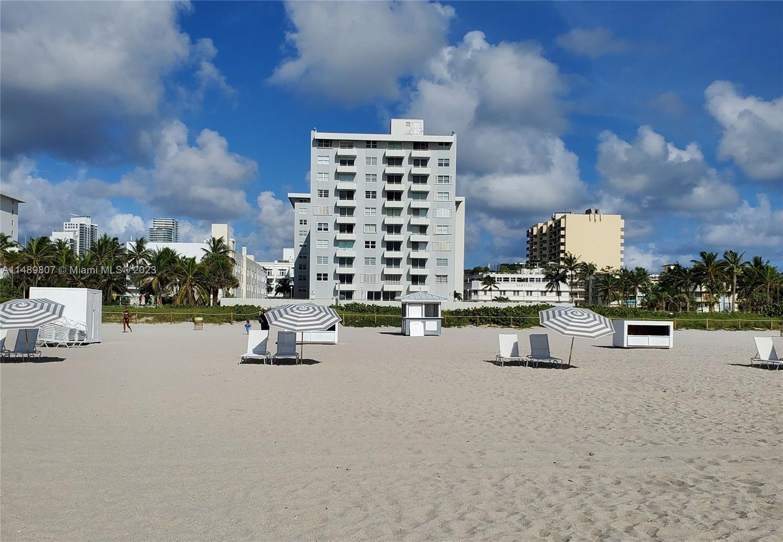 Property for Sale at 465 Ocean Dr 405, Miami Beach, Miami-Dade County, Florida - Bedrooms: 1 
Bathrooms: 1  - $425,000