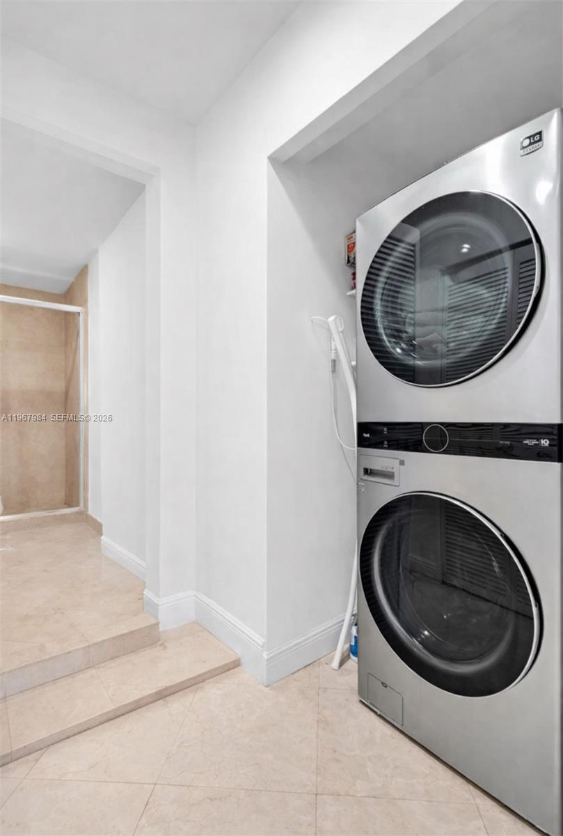 CLUB TOWER THREE CONDO - Residential