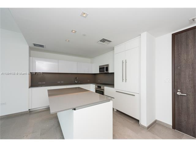 Reach Condo - Residential Lease