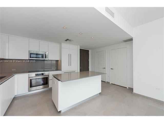 Reach Condo - Residential Lease