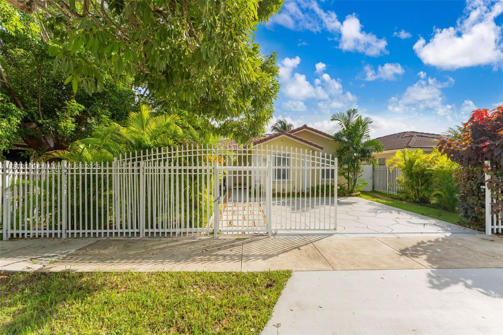 ABEL HOMES AT CAMBRIDGE E - Residential