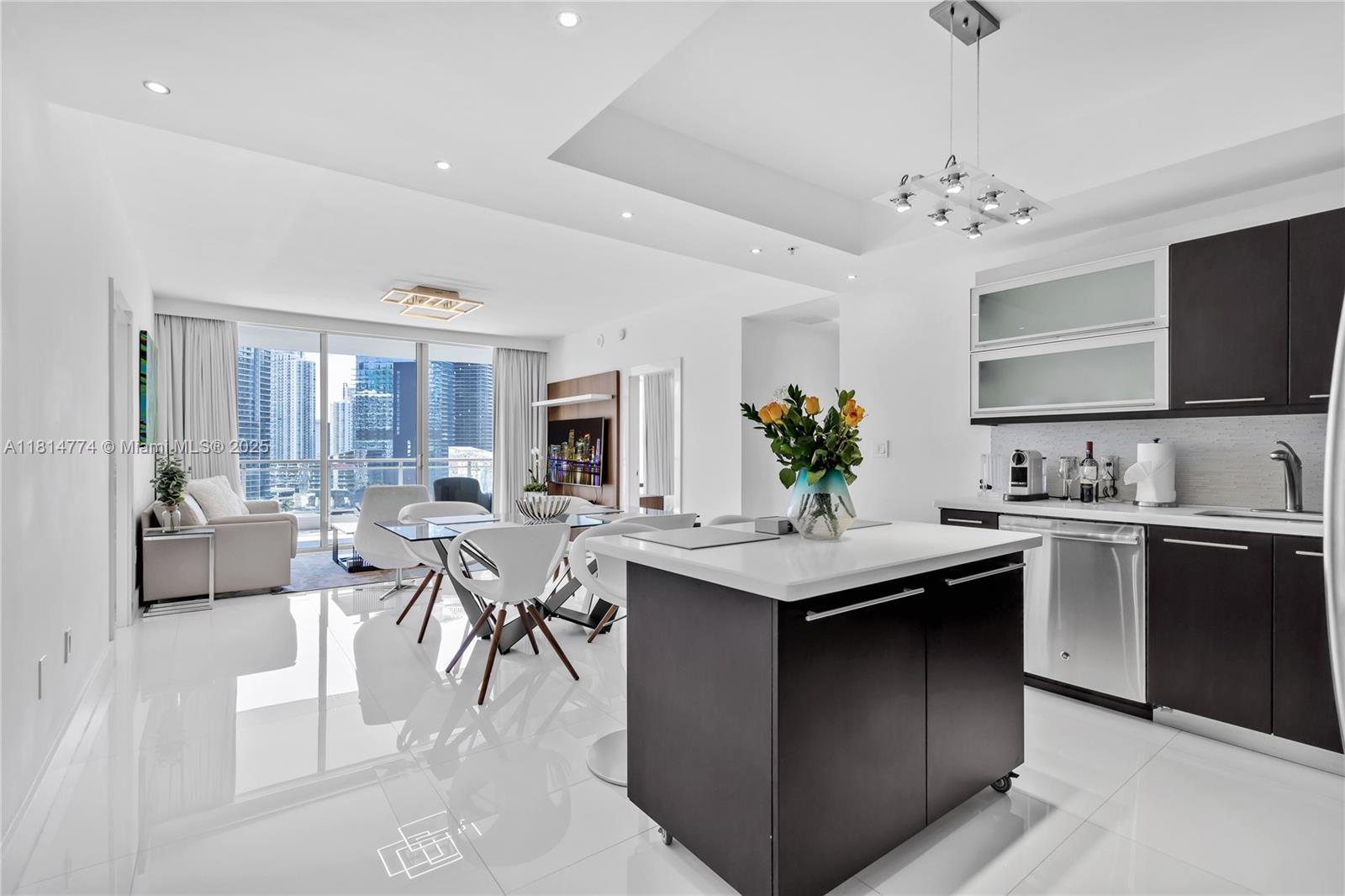 IVY CONDO - Residential