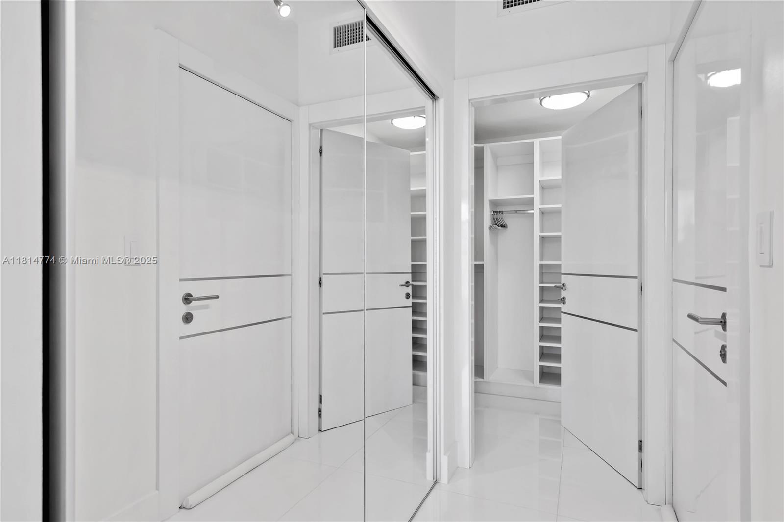 IVY CONDO - Residential