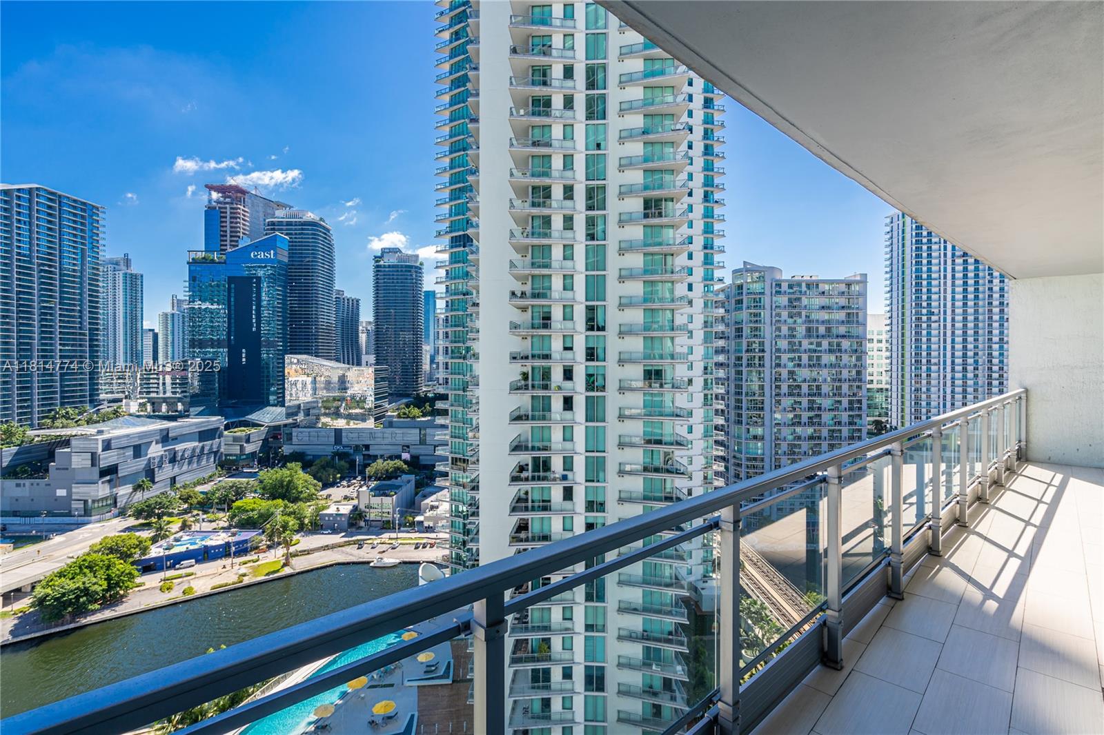90 SW 3rd St 2513