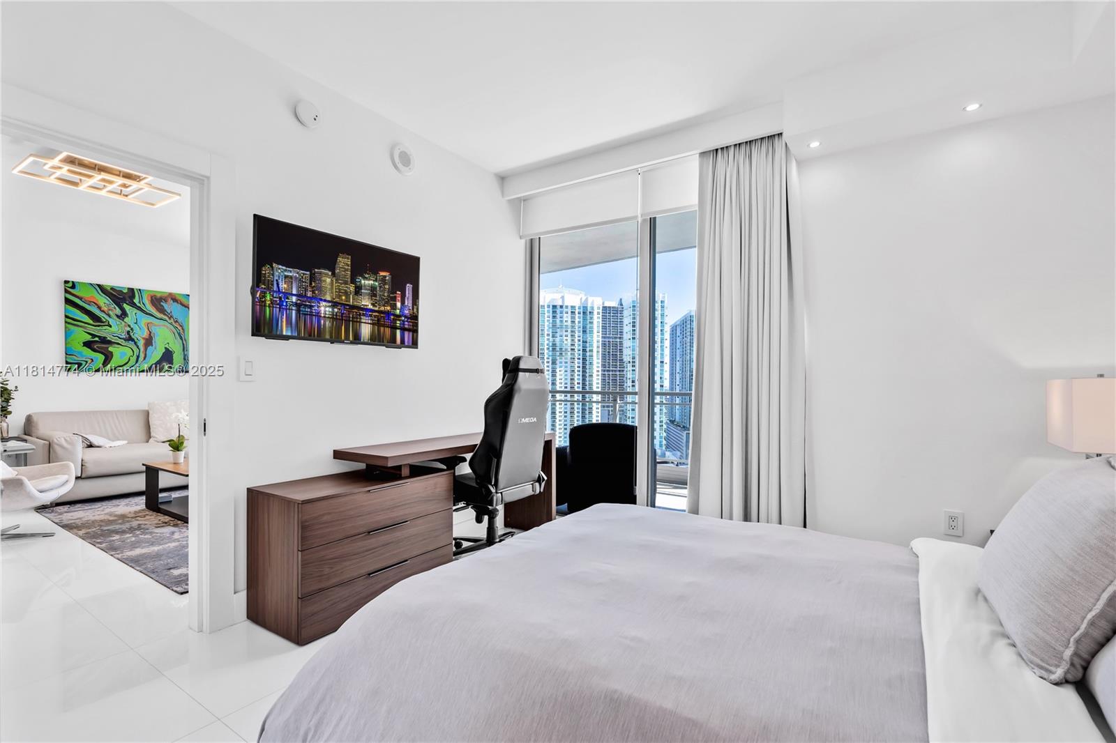 IVY CONDO - Residential