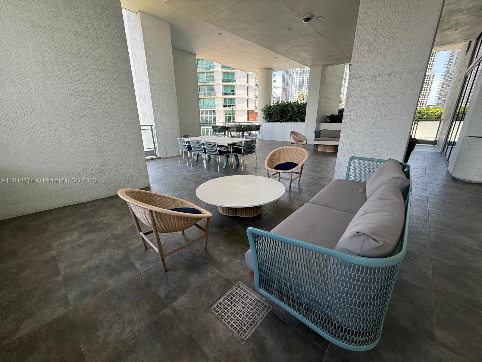 IVY CONDO - Residential