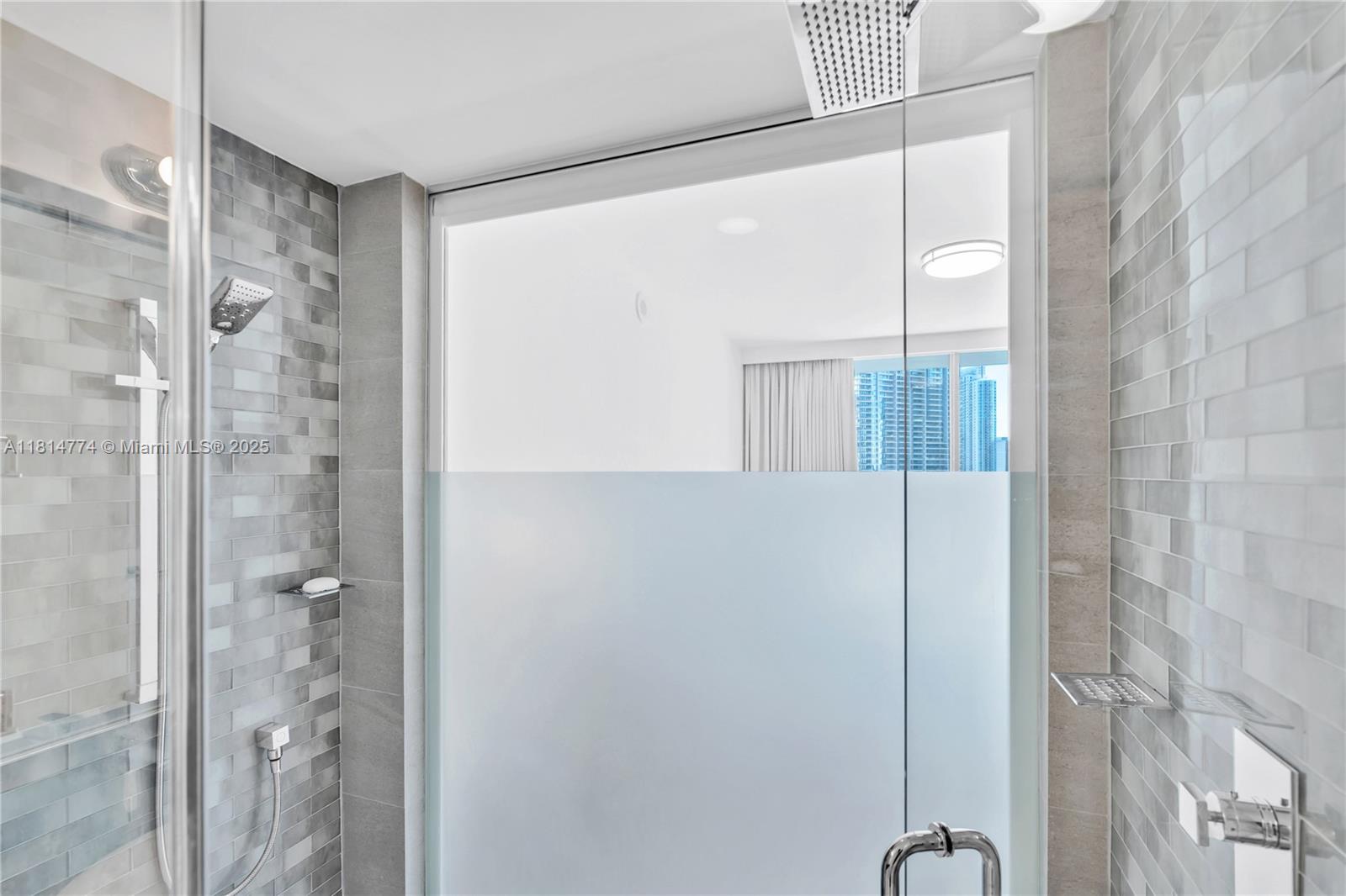 IVY CONDO - Residential
