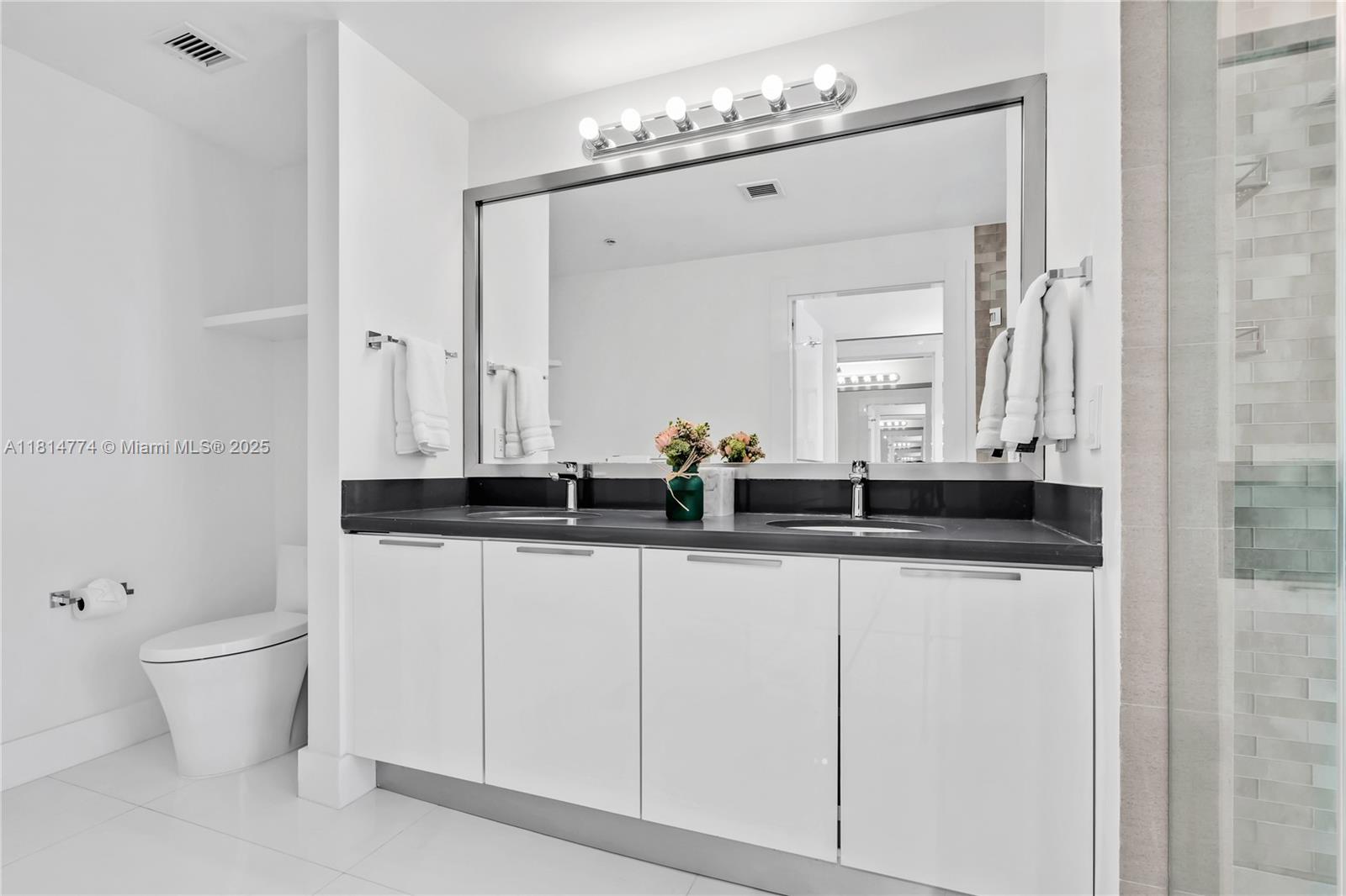 IVY CONDO - Residential