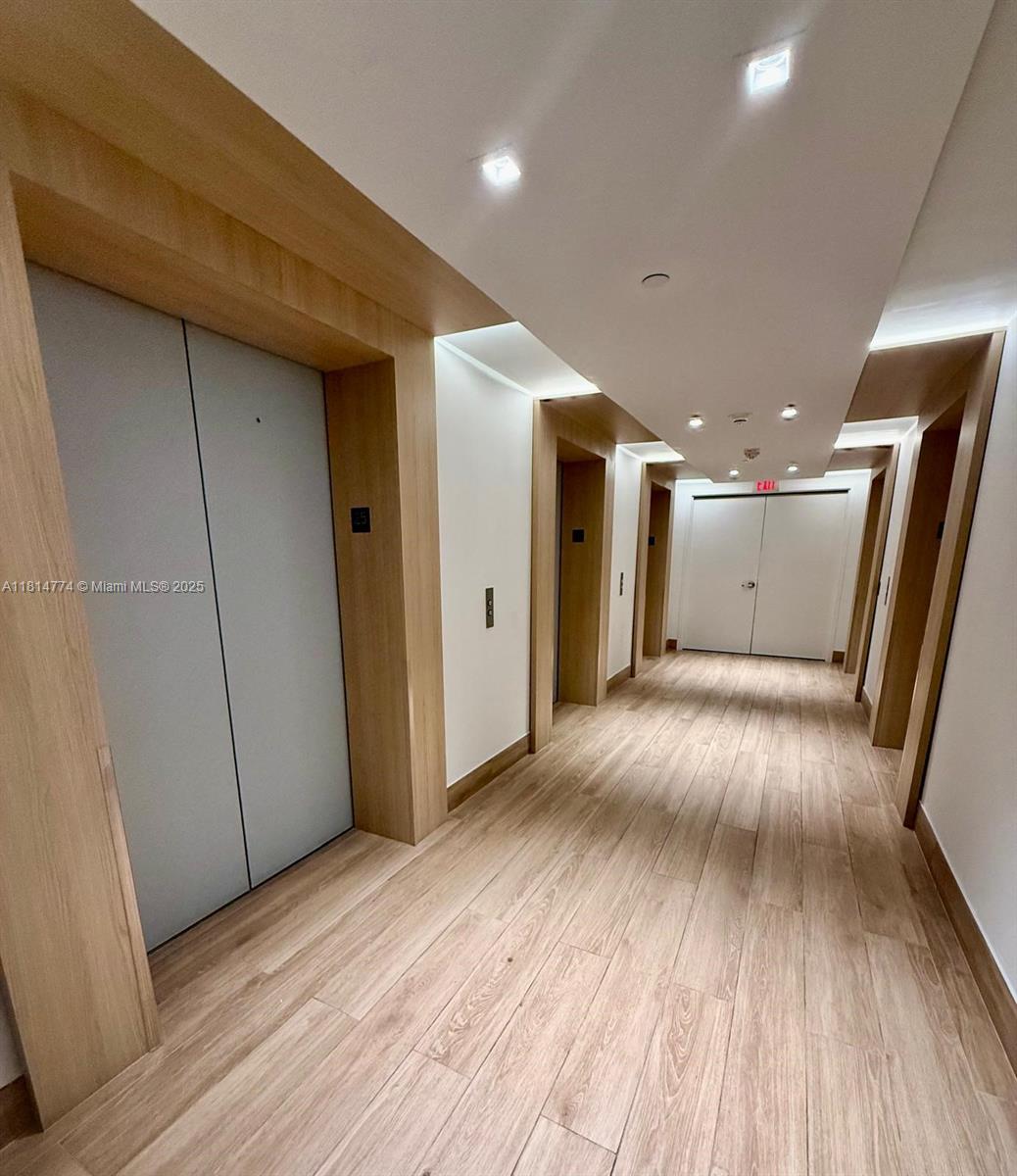 IVY CONDO - Residential