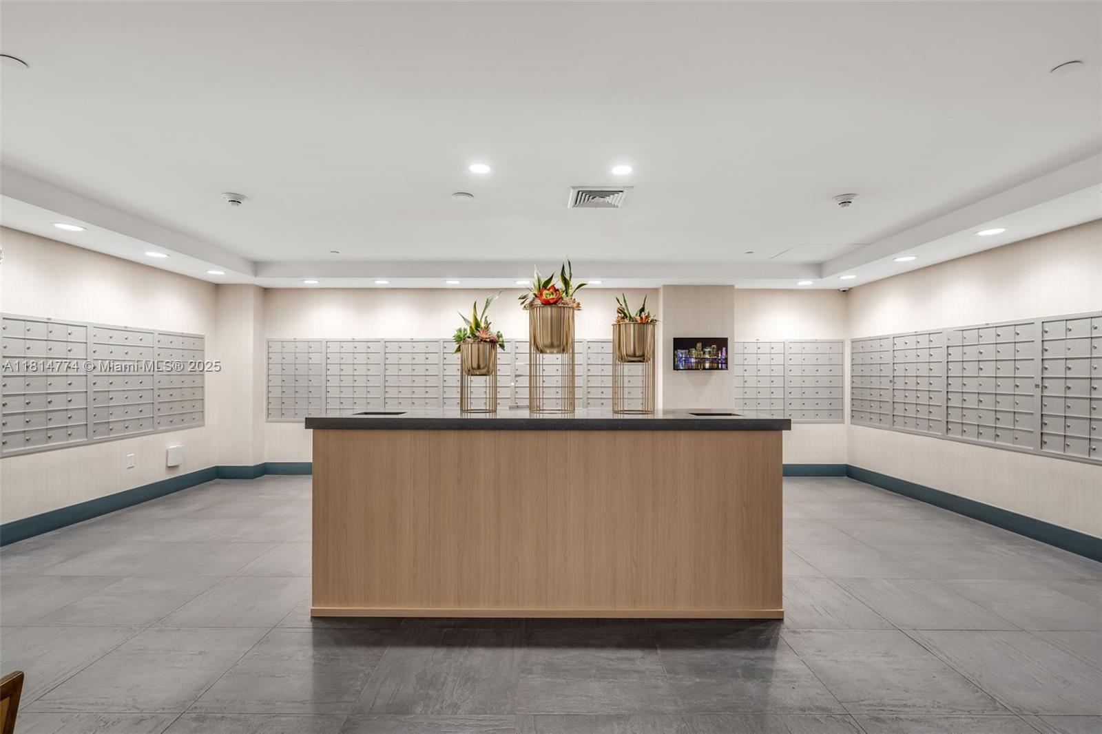 IVY CONDO - Residential