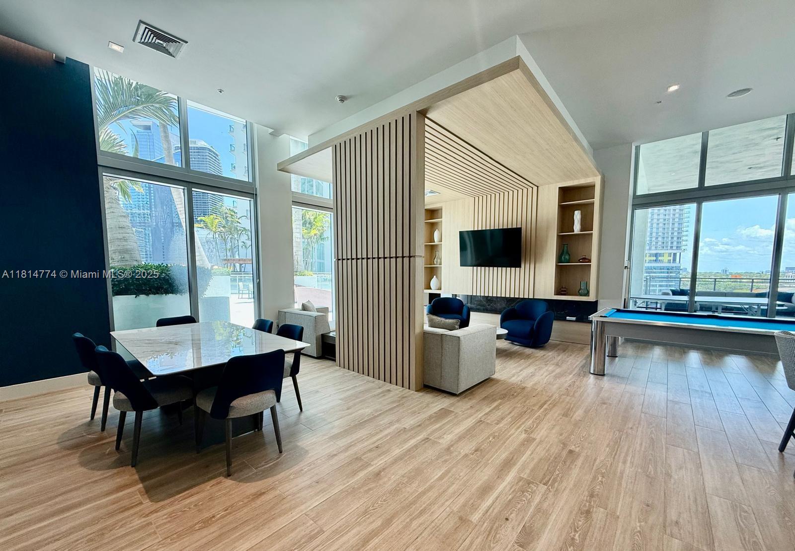 IVY CONDO - Residential