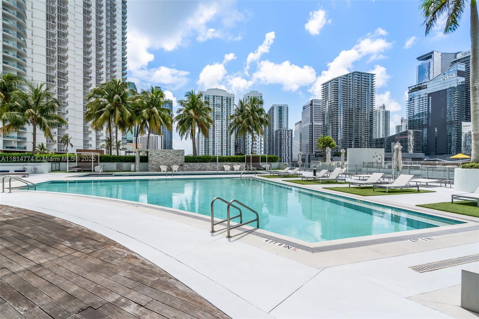 IVY CONDO - Residential
