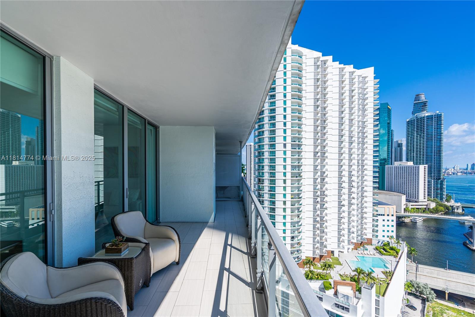 Property for Sale at 90 Sw 3rd St 2513, Miami, Broward County, Florida - Bedrooms: 2 
Bathrooms: 2  - $635,000