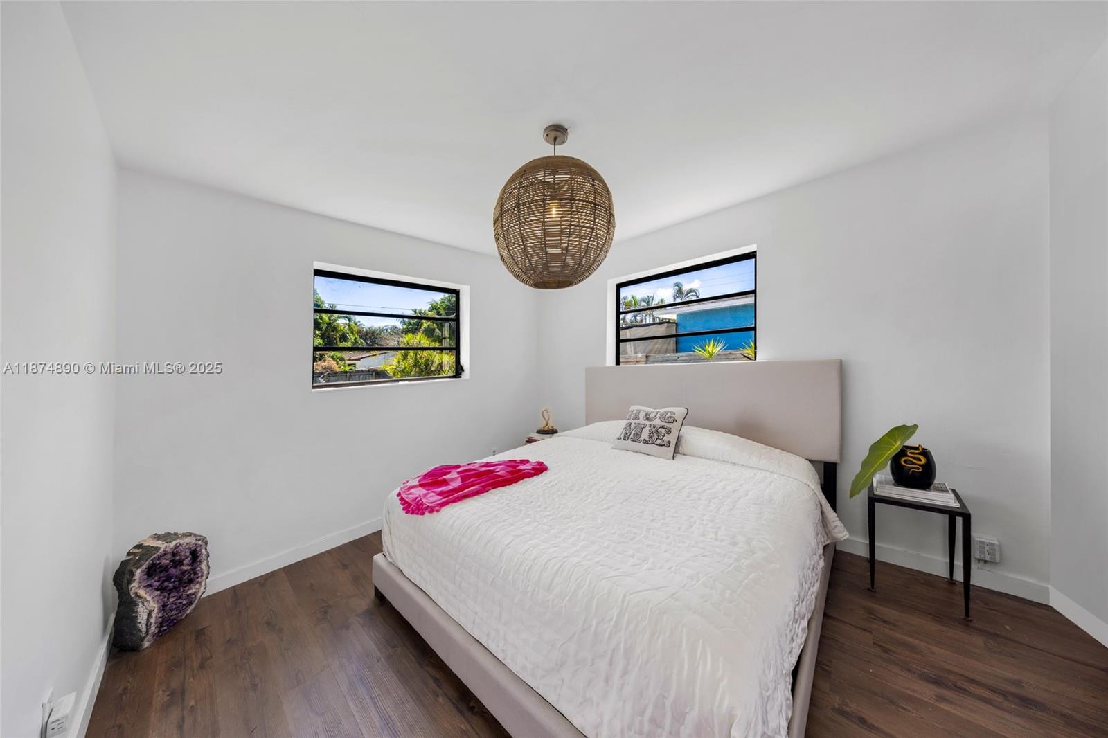 CENTRAL GOLF SEC OF HOLLY - Residential