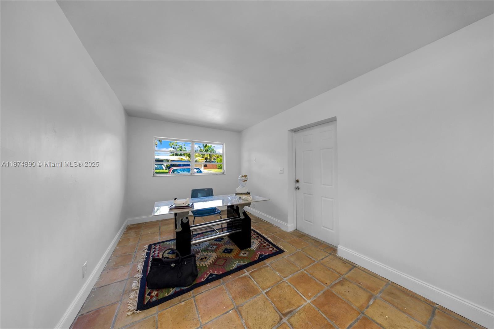 CENTRAL GOLF SEC OF HOLLY - Residential