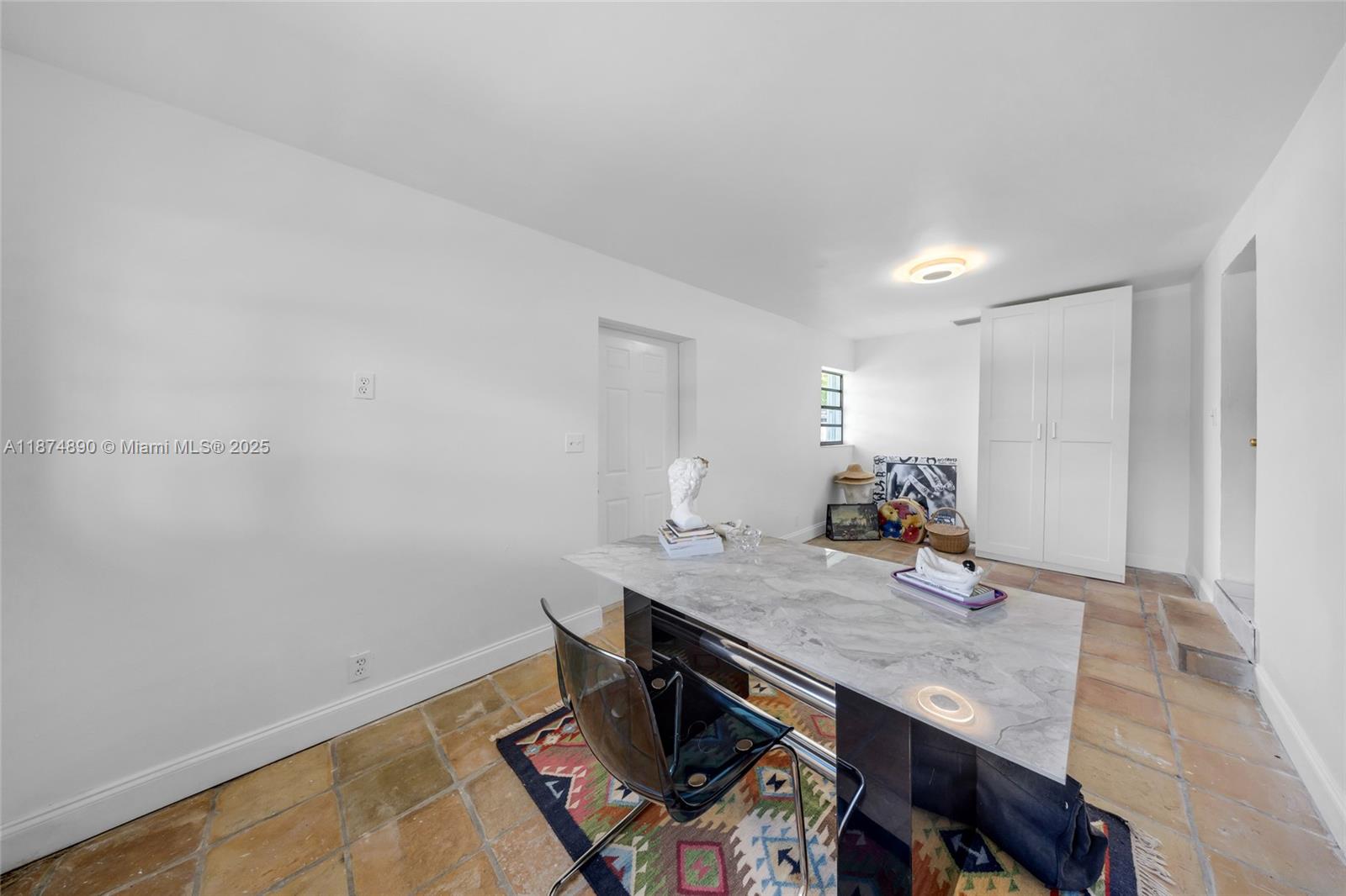 CENTRAL GOLF SEC OF HOLLY - Residential