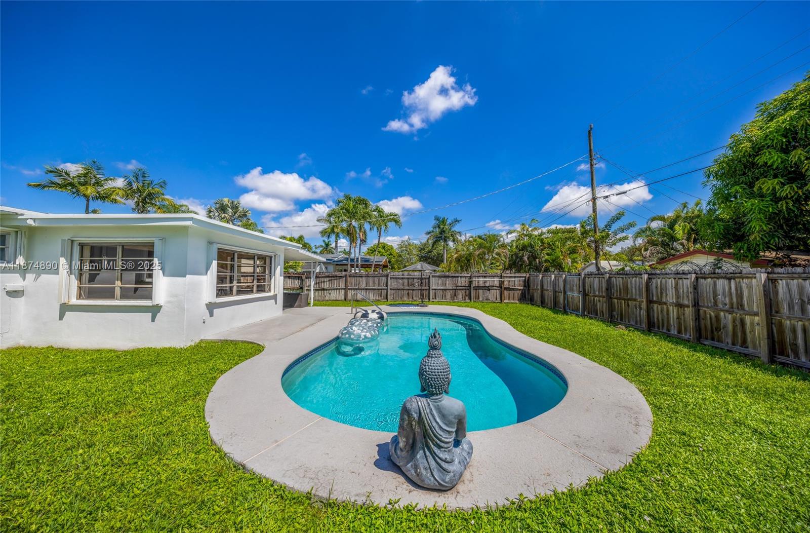 CENTRAL GOLF SEC OF HOLLY - Residential