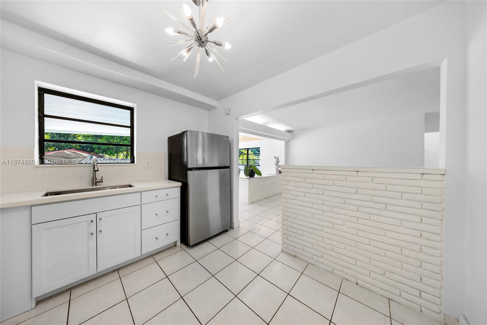 CENTRAL GOLF SEC OF HOLLY - Residential