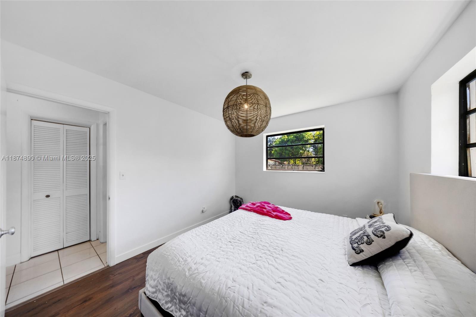 CENTRAL GOLF SEC OF HOLLY - Residential