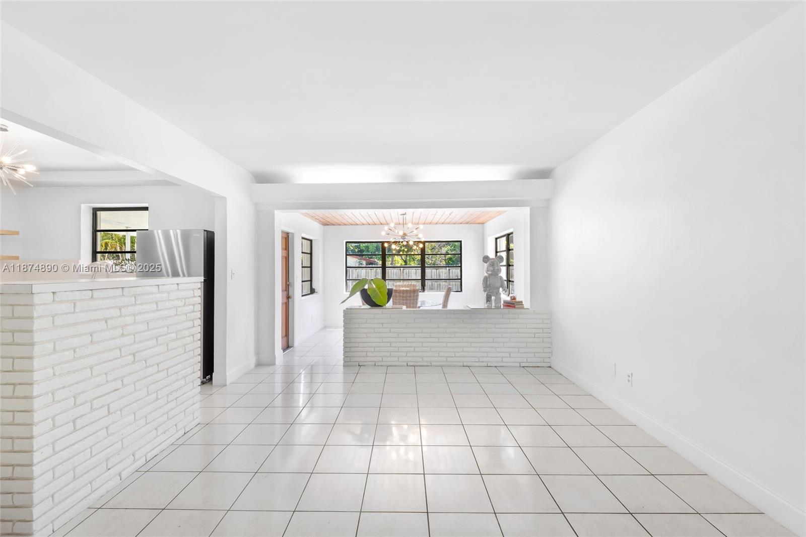 CENTRAL GOLF SEC OF HOLLY - Residential