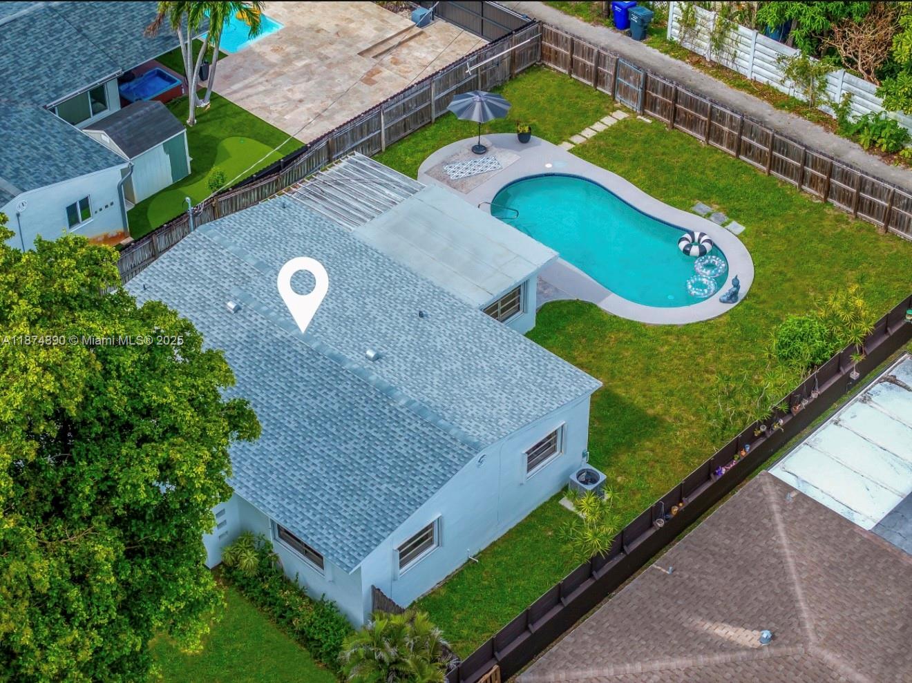 CENTRAL GOLF SEC OF HOLLY - Residential