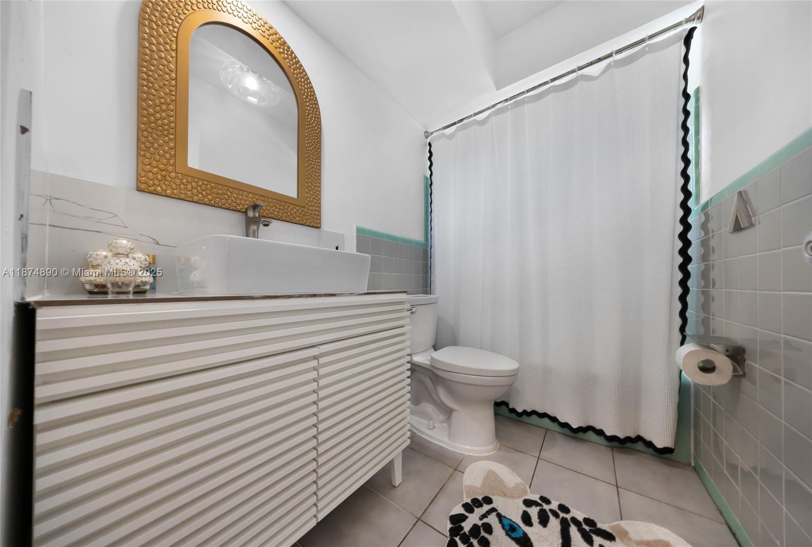 CENTRAL GOLF SEC OF HOLLY - Residential