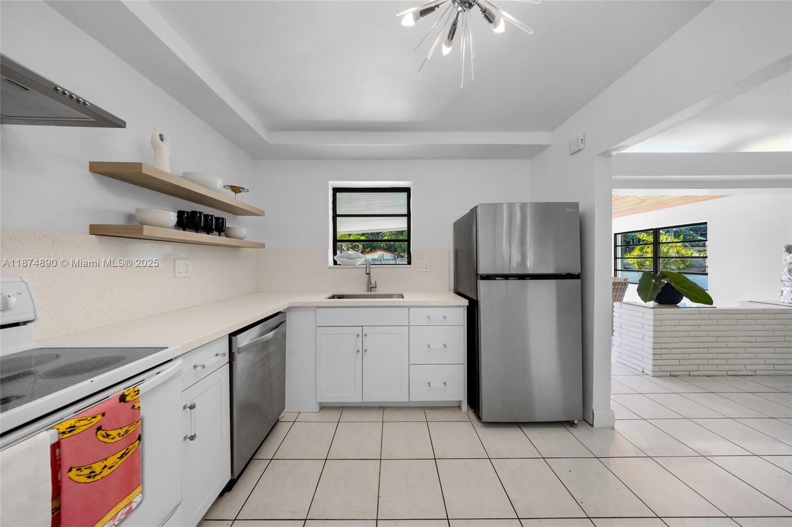 CENTRAL GOLF SEC OF HOLLY - Residential