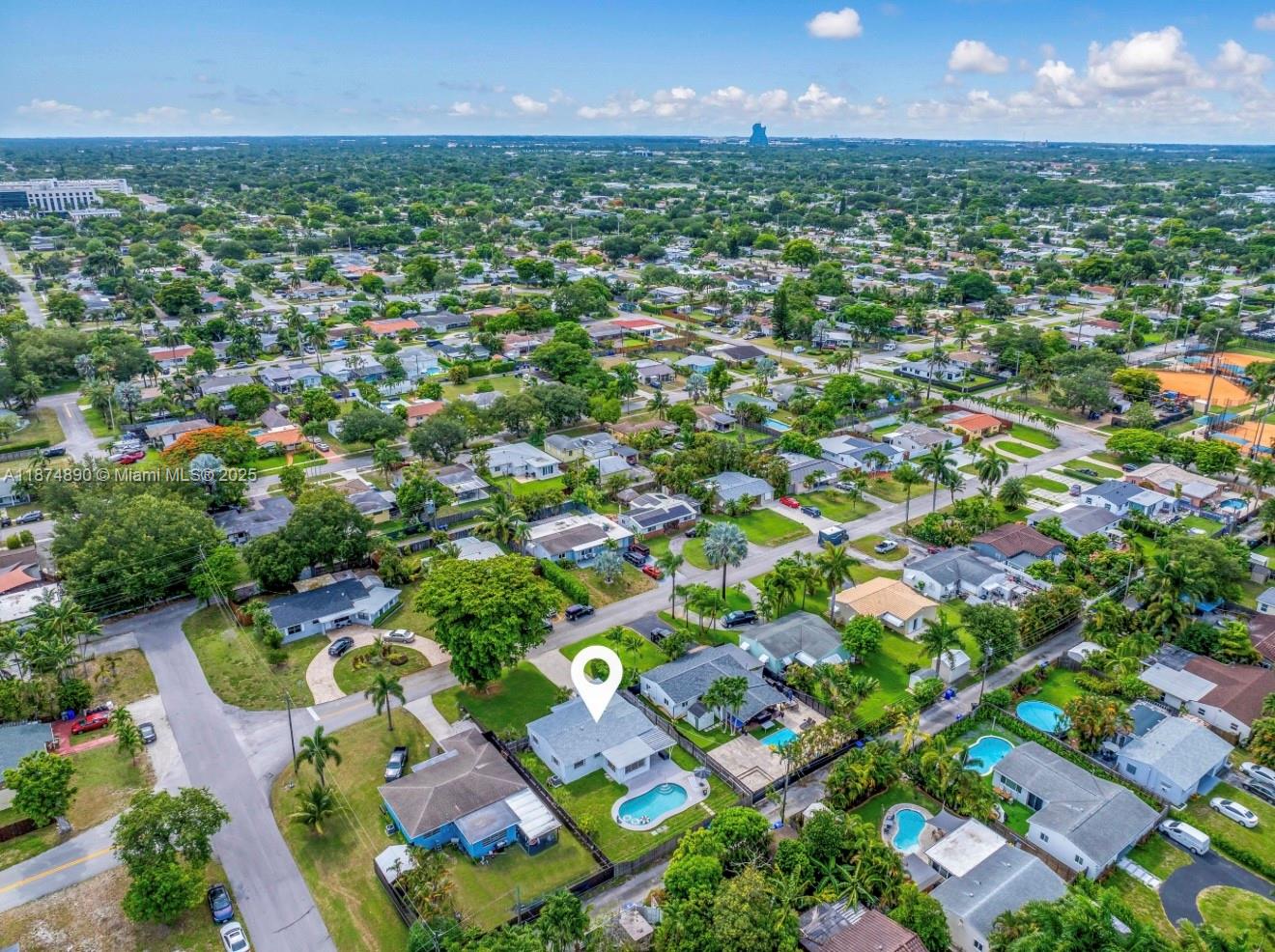 CENTRAL GOLF SEC OF HOLLY - Residential