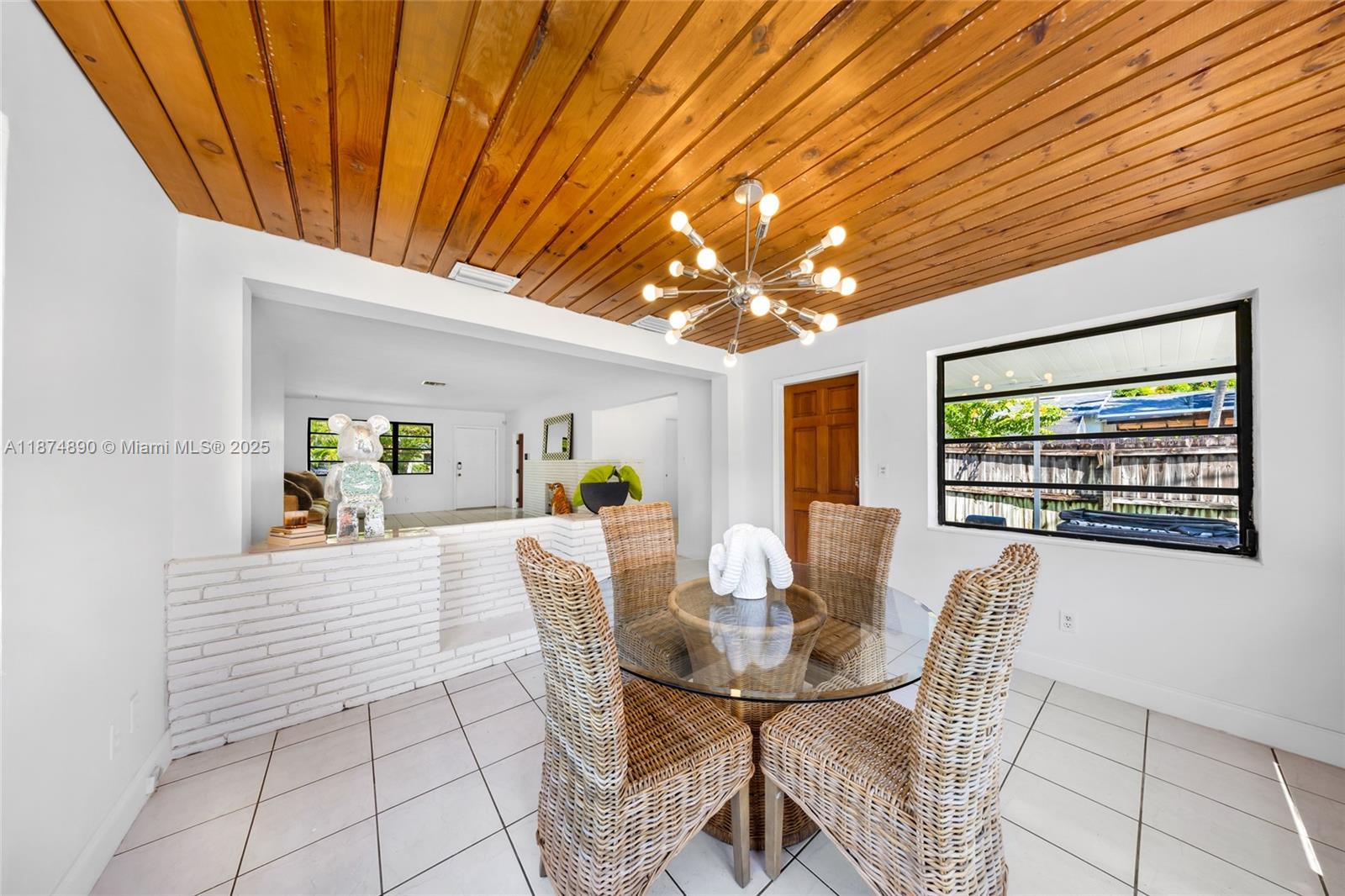 CENTRAL GOLF SEC OF HOLLY - Residential