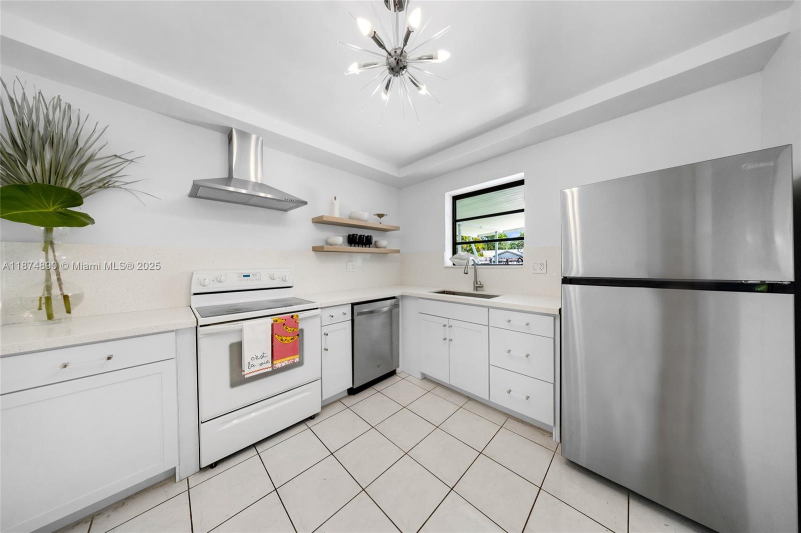 CENTRAL GOLF SEC OF HOLLY - Residential