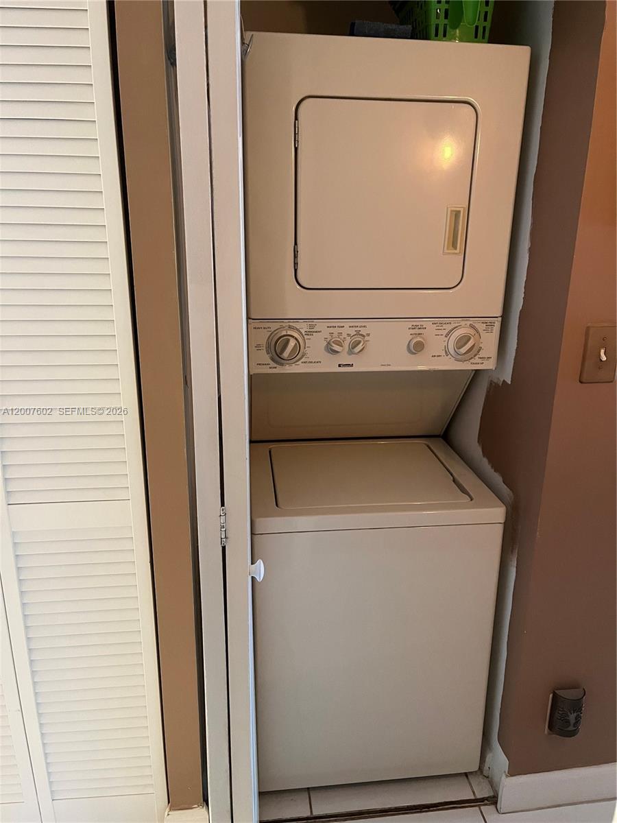 JASMINE LAKES I CONDO - Residential