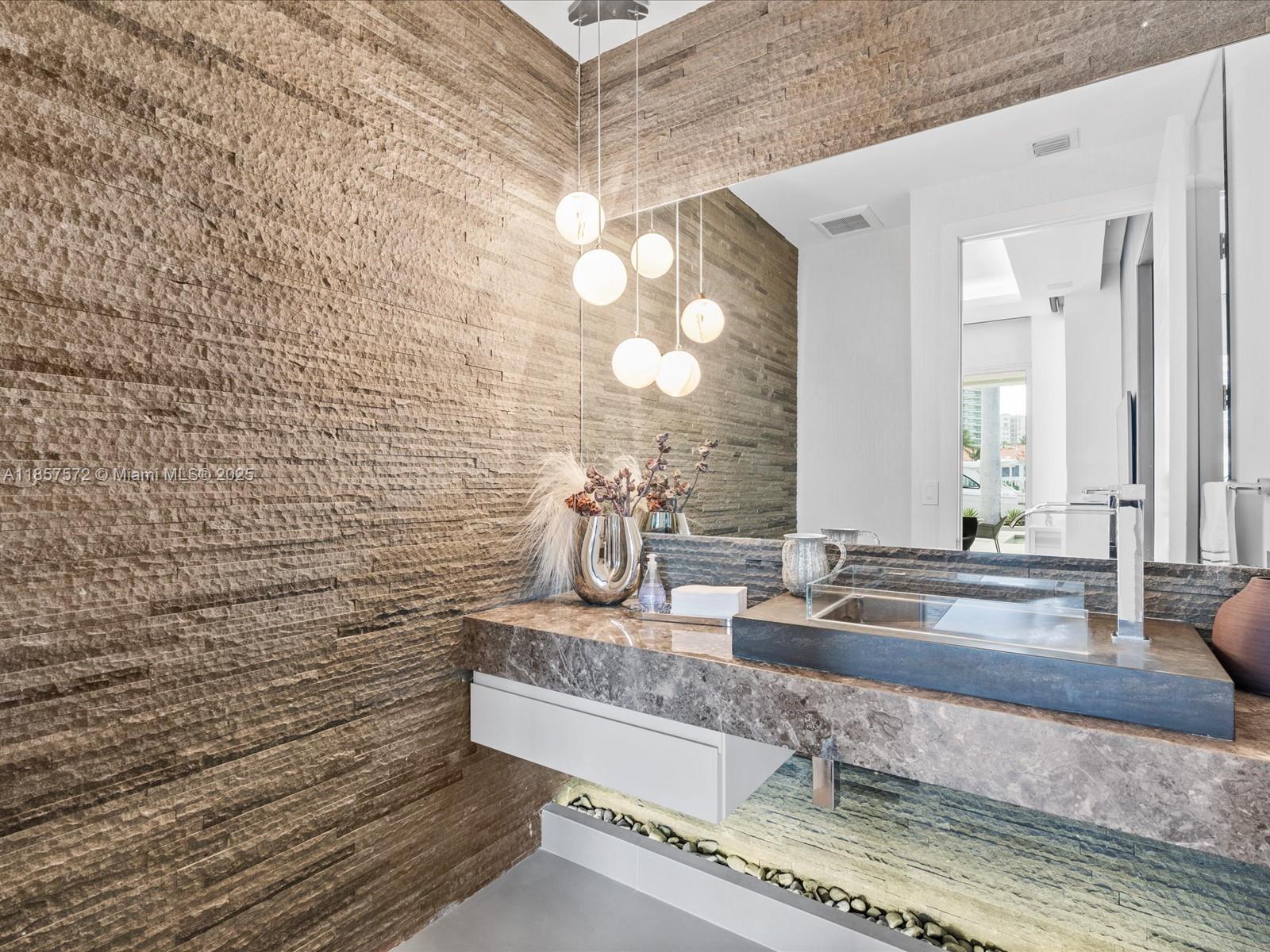 GOLDEN BEACH SEC D - Residential
