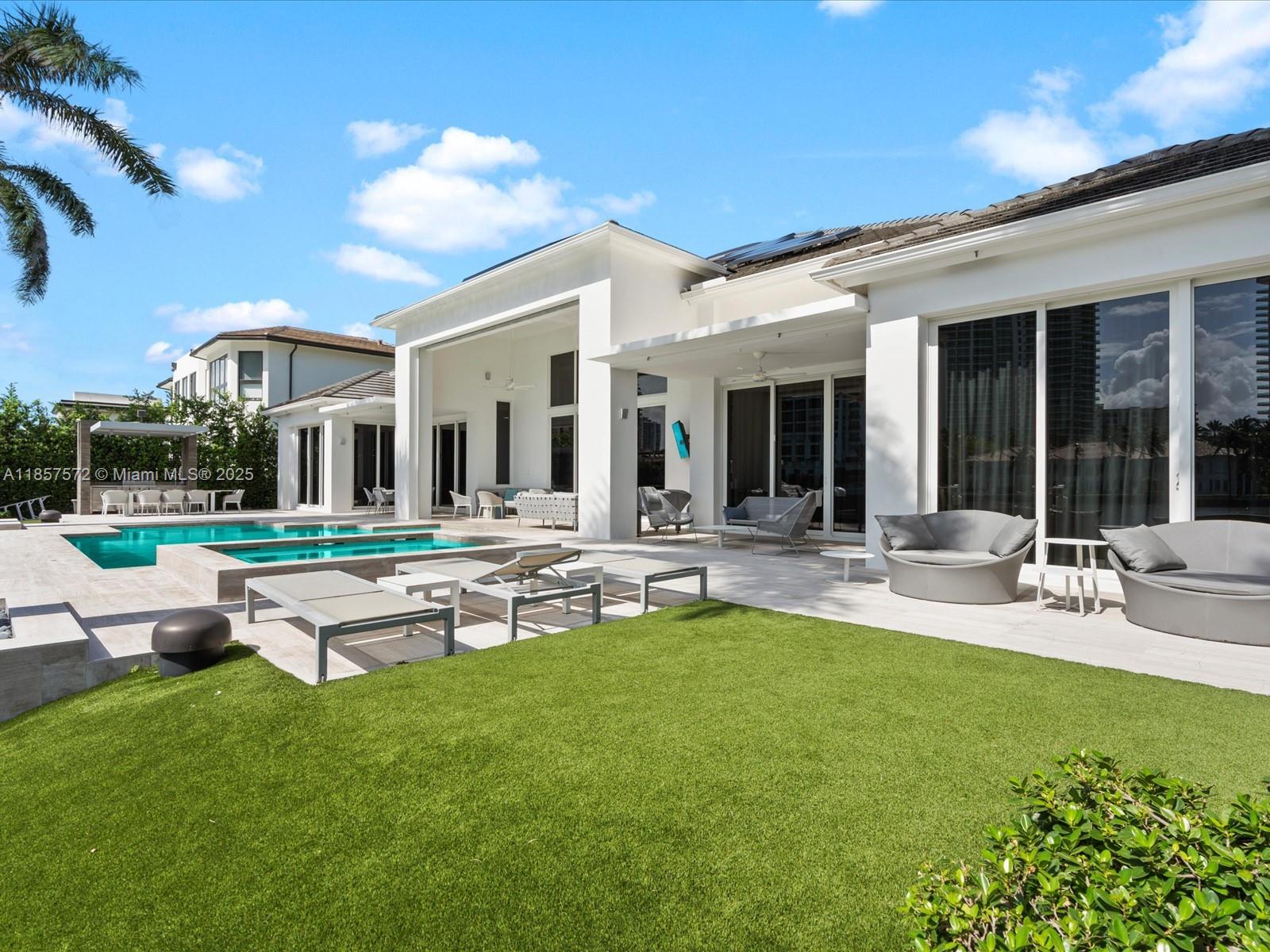 GOLDEN BEACH SEC D - Residential