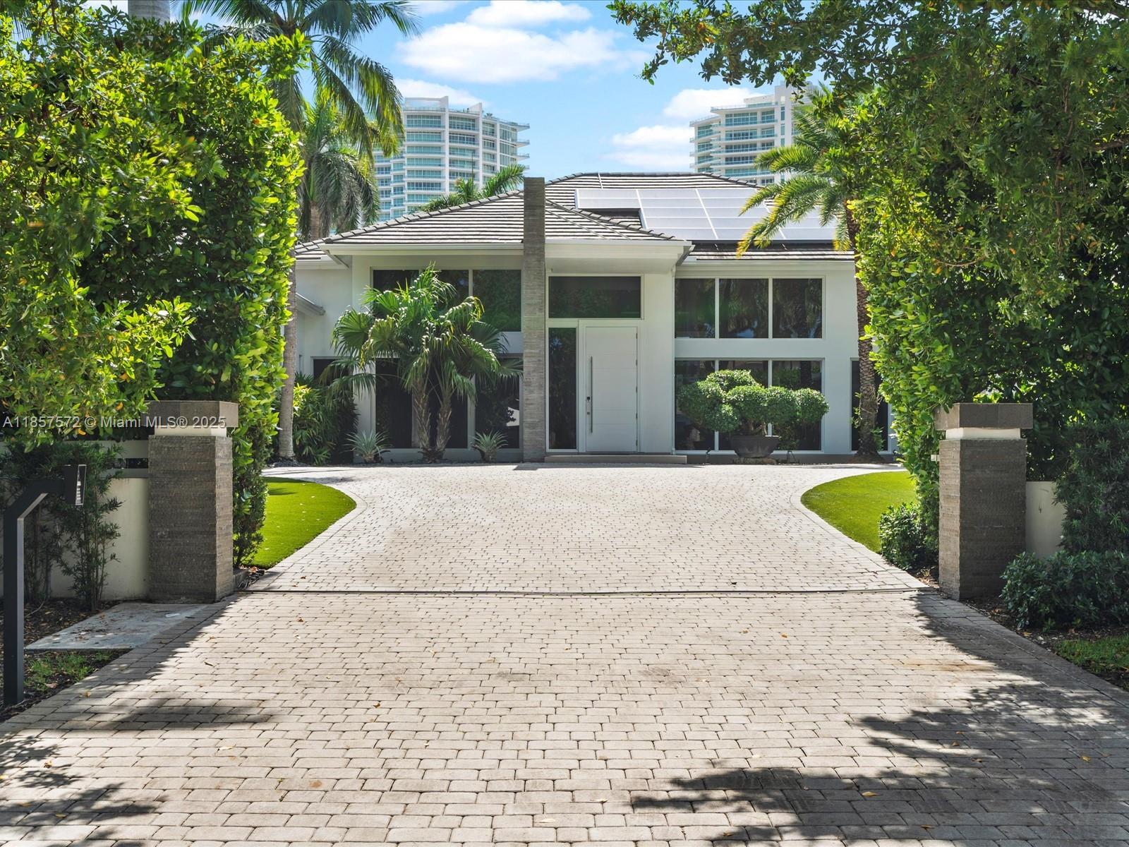224 S ISLAND