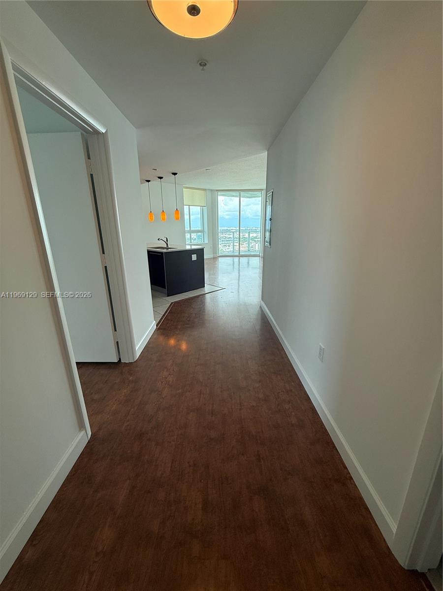 1900 N Bayshore Dr 3218