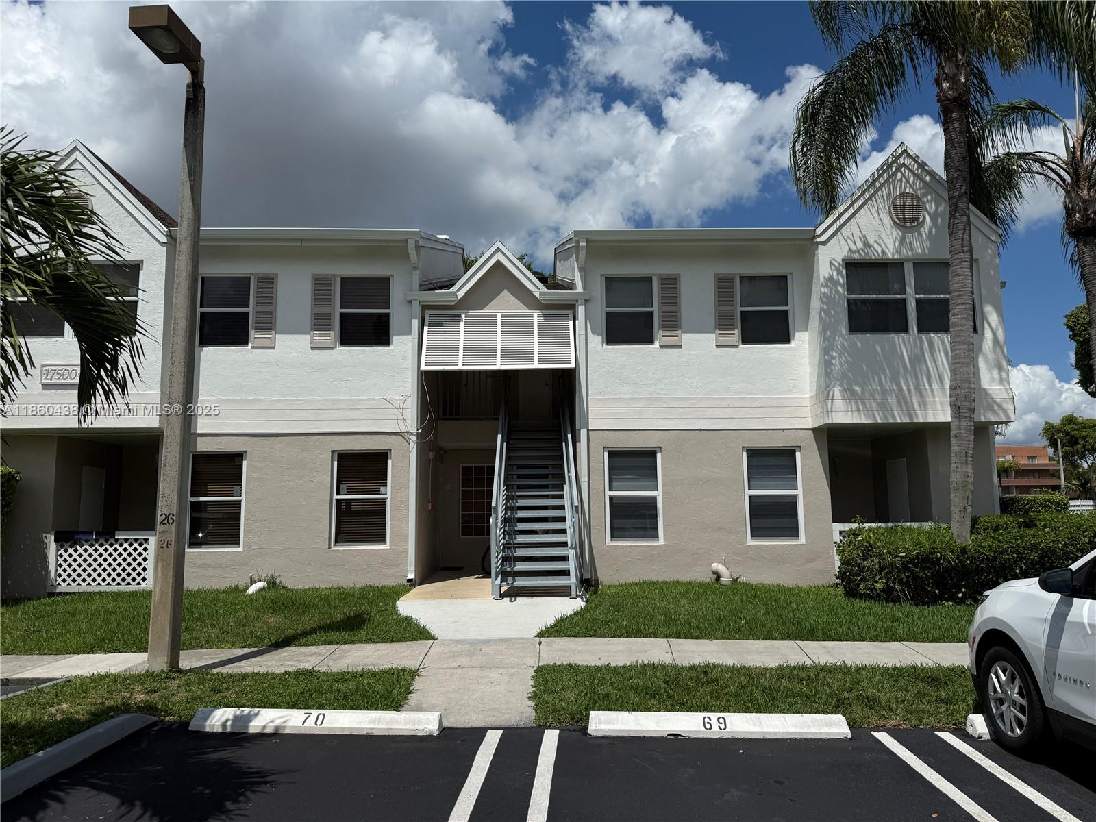 STUNNING UNIT, FULLY UPDATED FIRST FLOOR UNIT, GREAT GATED COMMUNITY, BEAUTIFUL 1 BED 1 BATH WITH WASHER AND DRYER, MODERN KITCHEN WITH STAINLESS STELL APPLIANCES, NEWER CENTRAL A/C UNIT, IMPACT WINDOWS AND DOORS, TERRACE, SECURITY CAMERAS OUTSIDE THE UNIT, MANY AMENITIES INCLUDING GYM, JACUZZI, SAUNA, TENNIS COURT, KIDS PLAYGROUND, EXCELLENT LOCATION, CLOSE TO MAJOR HIGHWAYS AND OTHER AMENITIES, EASY TO SHOW, MOTIVATED SELLER, *** MUST SEE ***