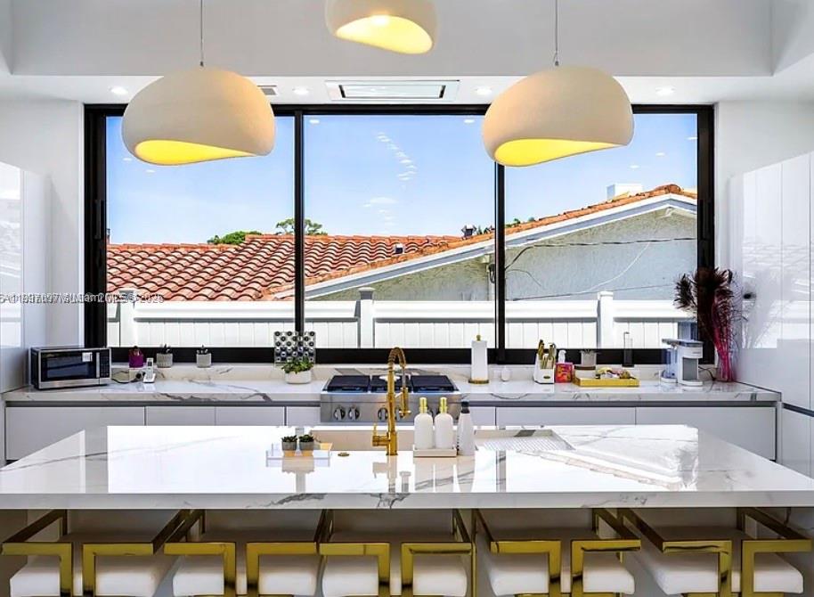 NORTH BAL HARBOUR - Residential