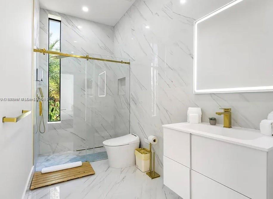 NORTH BAL HARBOUR - Residential