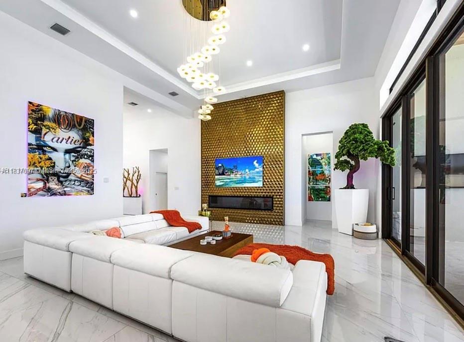 NORTH BAL HARBOUR - Residential