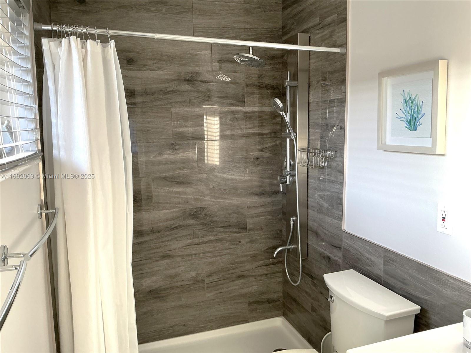 CRESTHAVEN VILLAS CONDO 2 - Residential