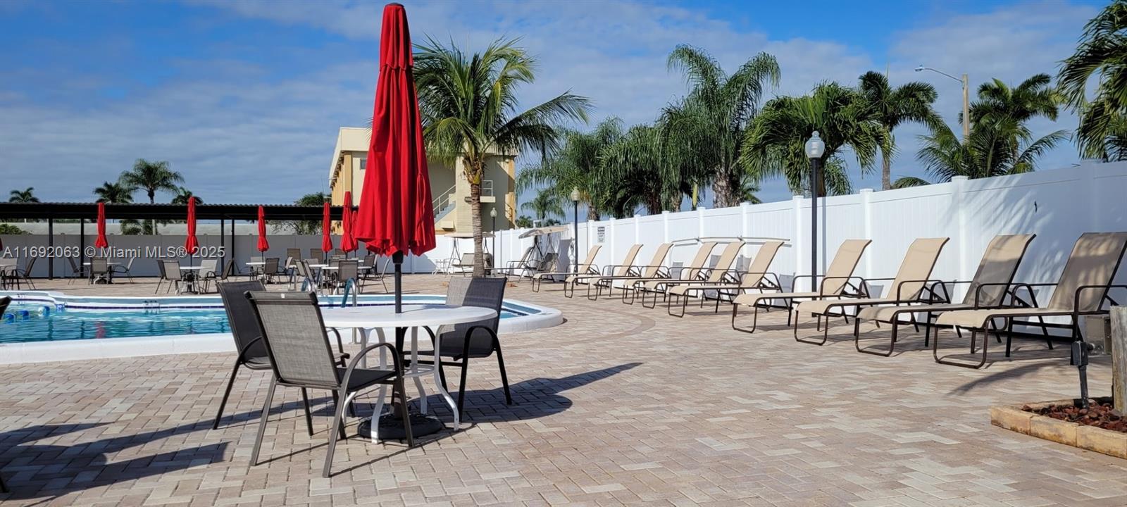 CRESTHAVEN VILLAS CONDO 2 - Residential