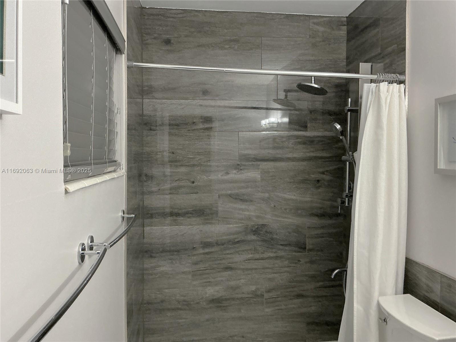 CRESTHAVEN VILLAS CONDO 2 - Residential