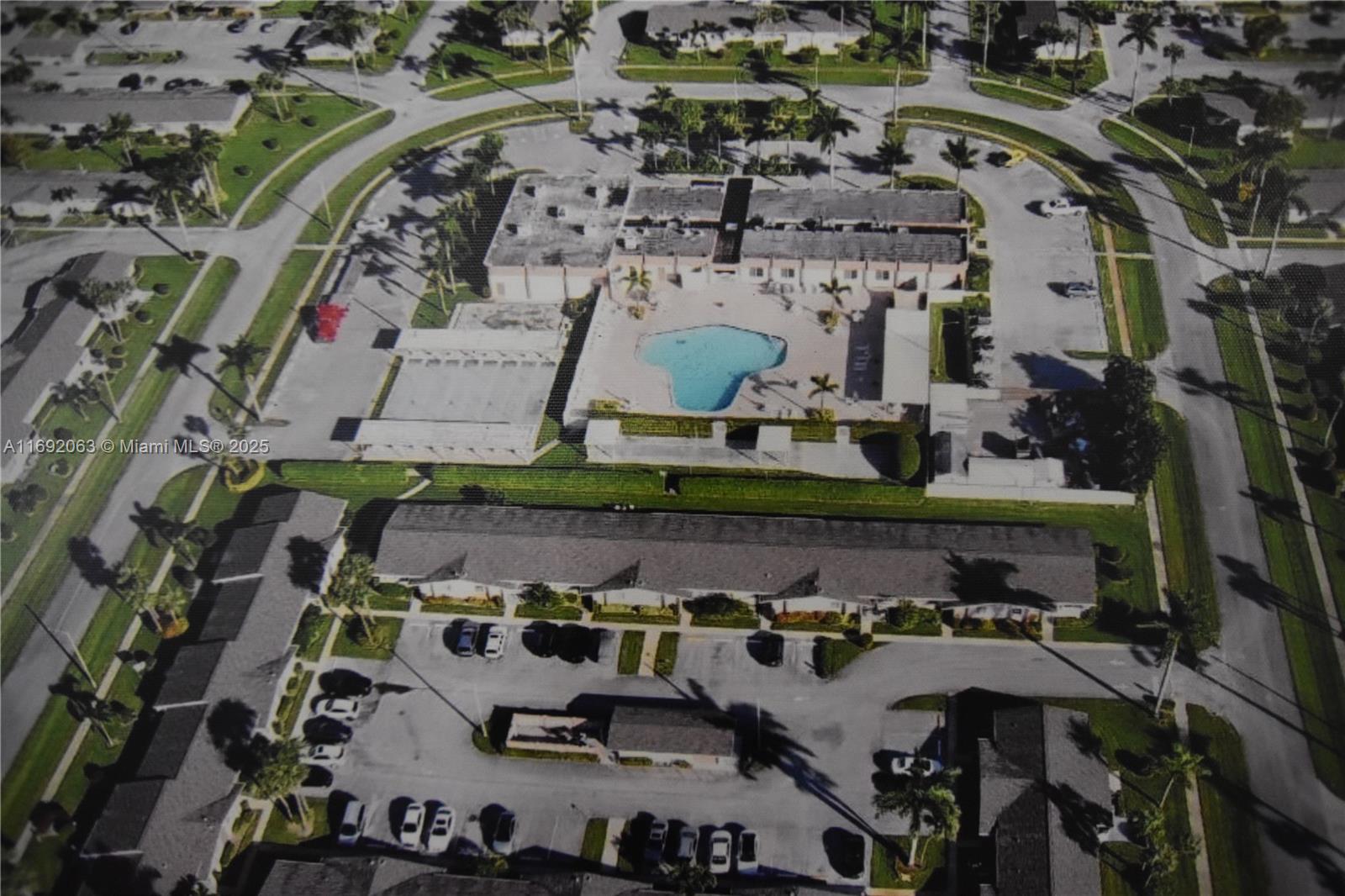 CRESTHAVEN VILLAS CONDO 2 - Residential