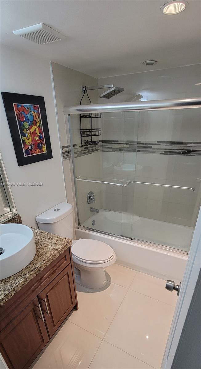 QUATRAINE CONDO III - Residential Lease