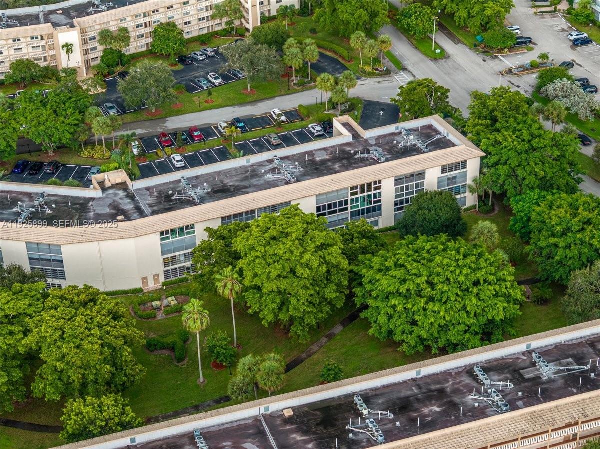 LUCAYA VILLAGE 1-C CONDO - Residential