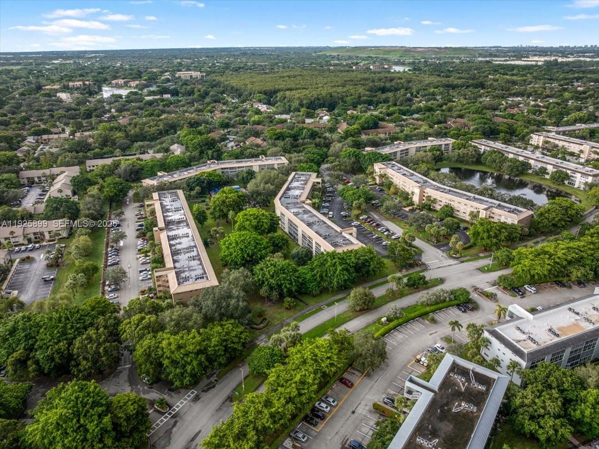 LUCAYA VILLAGE 1-C CONDO - Residential