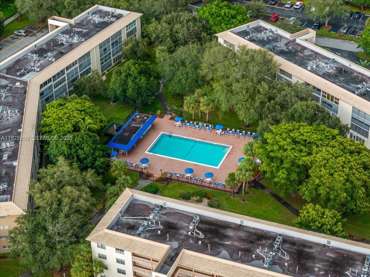 LUCAYA VILLAGE 1-C CONDO - Residential